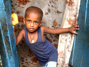 Basti slums in Delhi. Photo taken by Raissa Graves-Highsmi