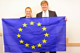 Model EU students and flag