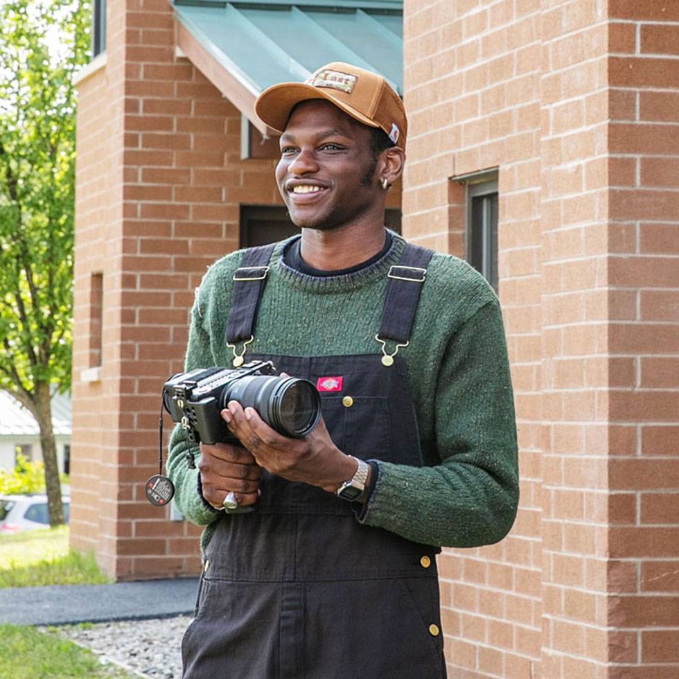 Kevin Langyintuo, a philosophy major and media and film studies minor, has always loved telling stories through his art. With a Summer Experience Fund grant, he was able to travel to Ghana to create a documentary about amateur boxers in one of Ghana's oldest districts of Acca, Jamestown.