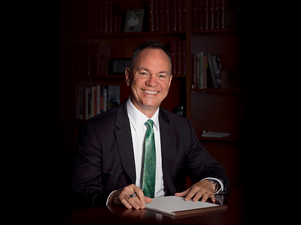 A packed auditorium full of admitted students and families watches a panel on stage during Skidmore’s “YES! Days” event.