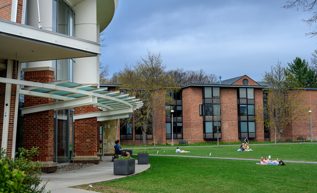 Skidmore College dining hall exterior