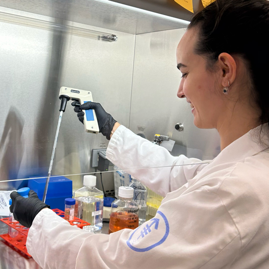Adriana Cuibus ’24 performing lab work at Memorial Sloan Kettering Cancer Center