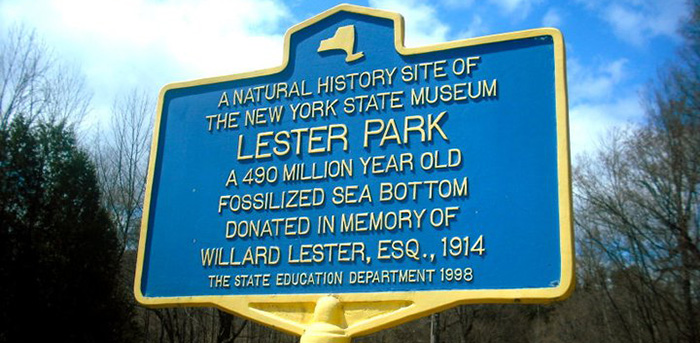 Lester Park sign