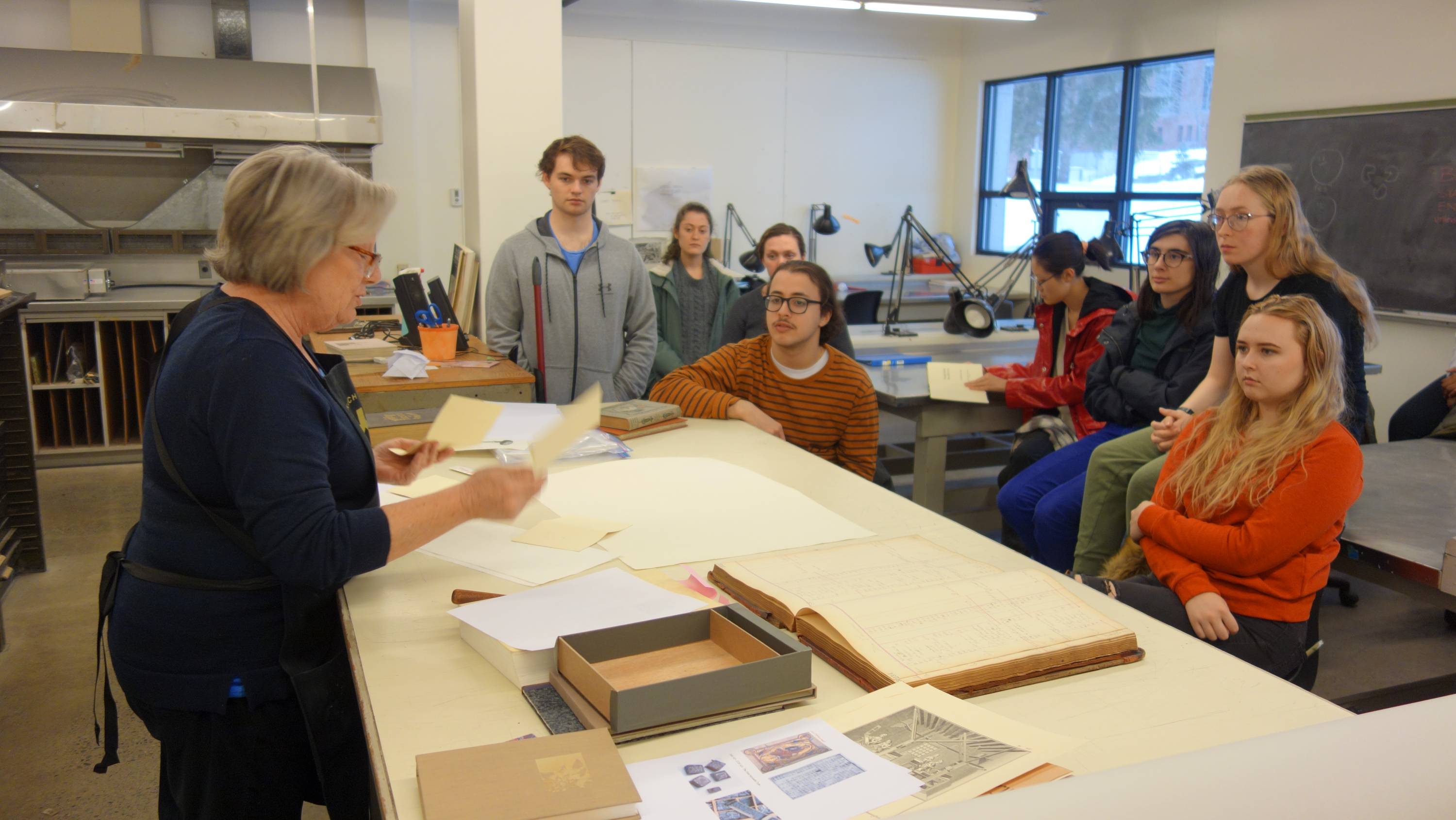 Skidmore College students gather at an IdeaLab Makerspace