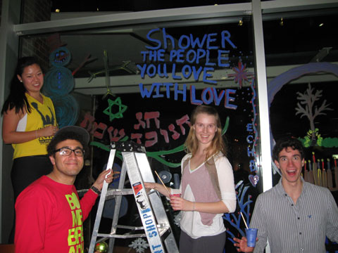 Holiday+Palooza+artists+at+work