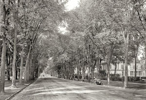 North Broadway in 1908