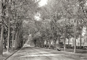 North Broadway in 1908 North Broadway in 1908