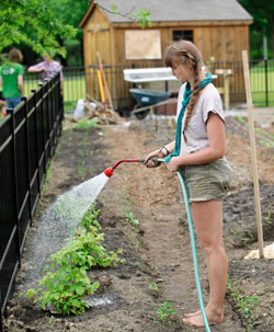 Eliza Hollister ’15, garden manager