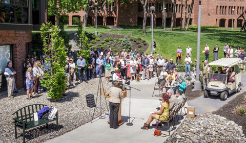 Panoramic+view+of+Roth+Garden+dedication+ceremony.