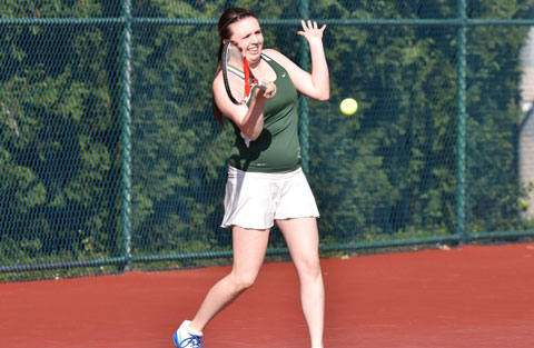 Brianna+Greene+%3F18+gets+it+done+for+the+Thoroughbreds