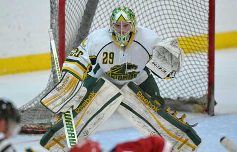 Jack+McDonald+%E2%80%9917+in+the+net+for+Skidmore.