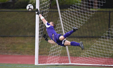 Eli+Kisselbach+%E2%80%9916+in+goal