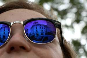 Cuba+tourist+in+sunglasses