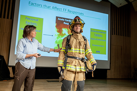 Denise+Smith+presents+her+work