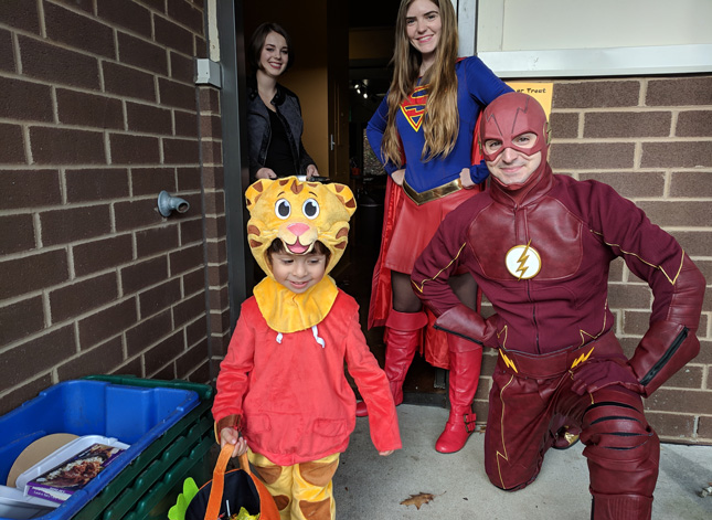 Children trick or treating on Skidmore campus