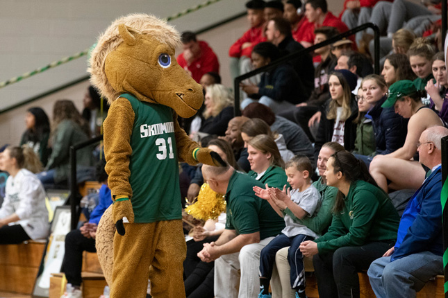 Skids Scribner, Skidmore thoroughbred mascot 