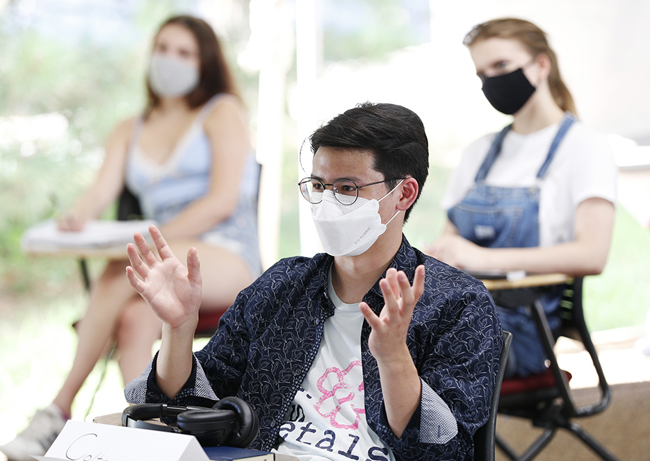 Students in a first-year Scrinber Seminar 