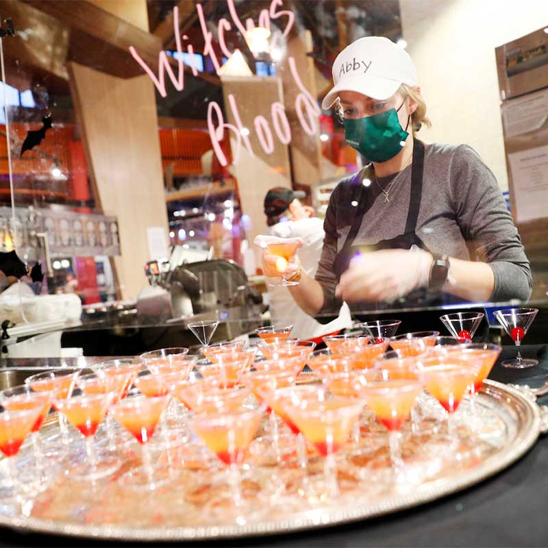 Student+serves+%22witches+blood%22+drink