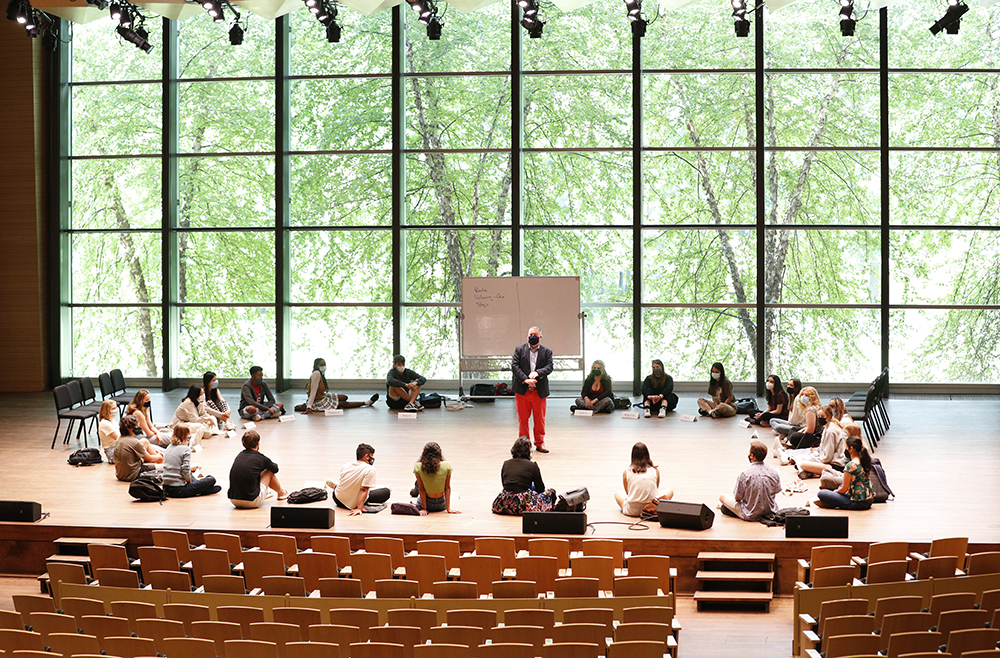 David Howson, senior teaching professor and Arthur Zankel Executive Director of Arts Administration, speaks to students in his Foundations of Arts Administration class in Arthur Zankel Music Center. 