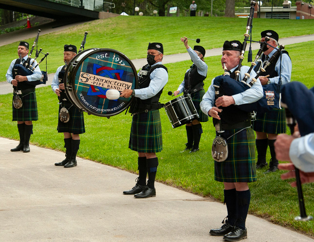 The Schnectady Pipe Band plays at a Skidmore event