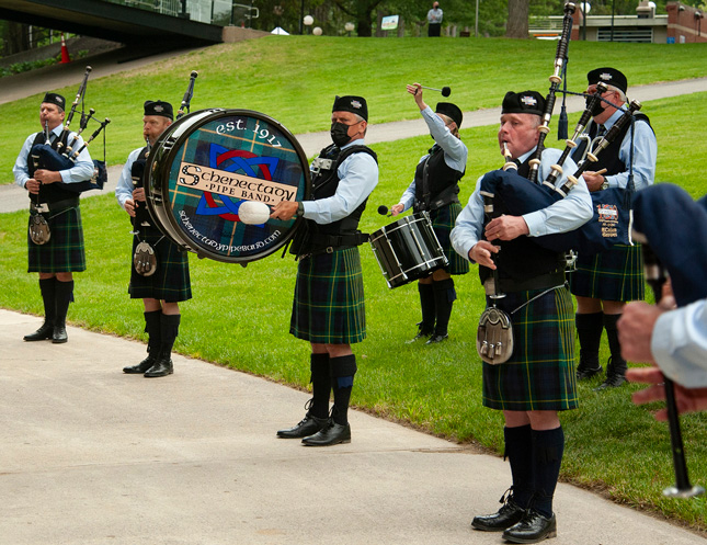 The Schnectady Pipe Band plays at a Skidmore event