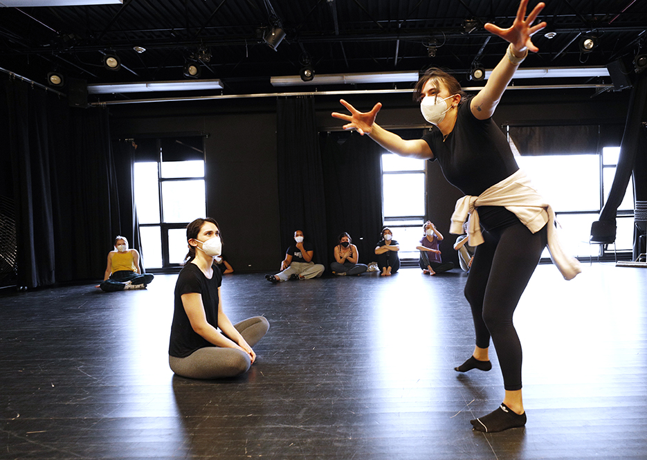 Izzy Maher '22 and Kathryn Stathakis '22 participate in Artist-in-Residence Teisha Duncan’s Advanced Practice in Acting course. 