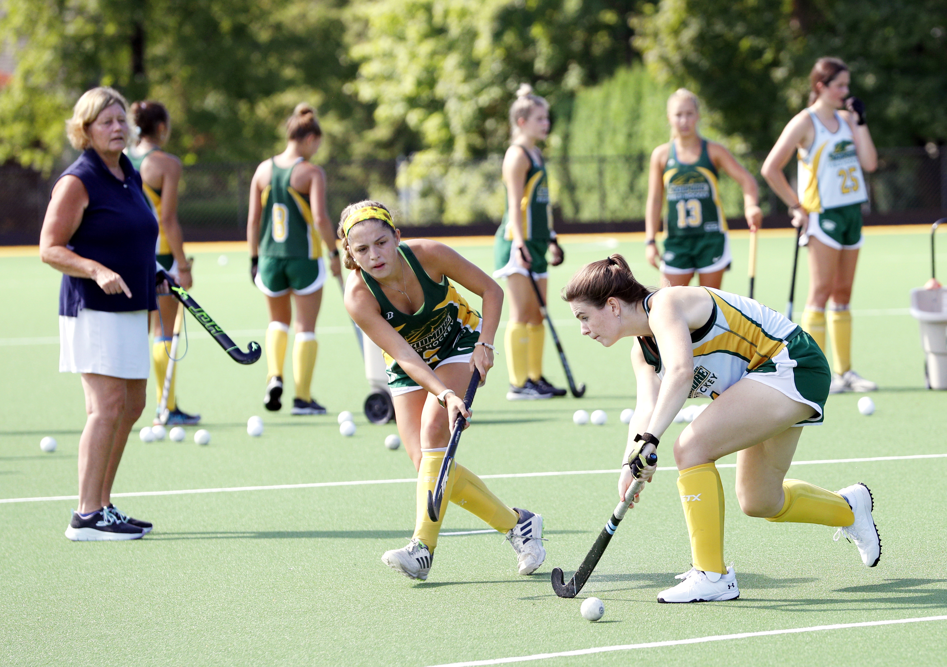 The fieldhockey team at practice