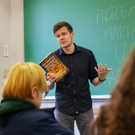 Assistant+Professor+of+Psychology+Luc+LaFreniere+teaches+My+Therapist+is+a+Robot%3A+Technology+and+Psychotherapy