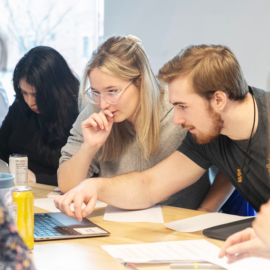 Students+in+the+classics+course+The+Romans+in+Their+Environment