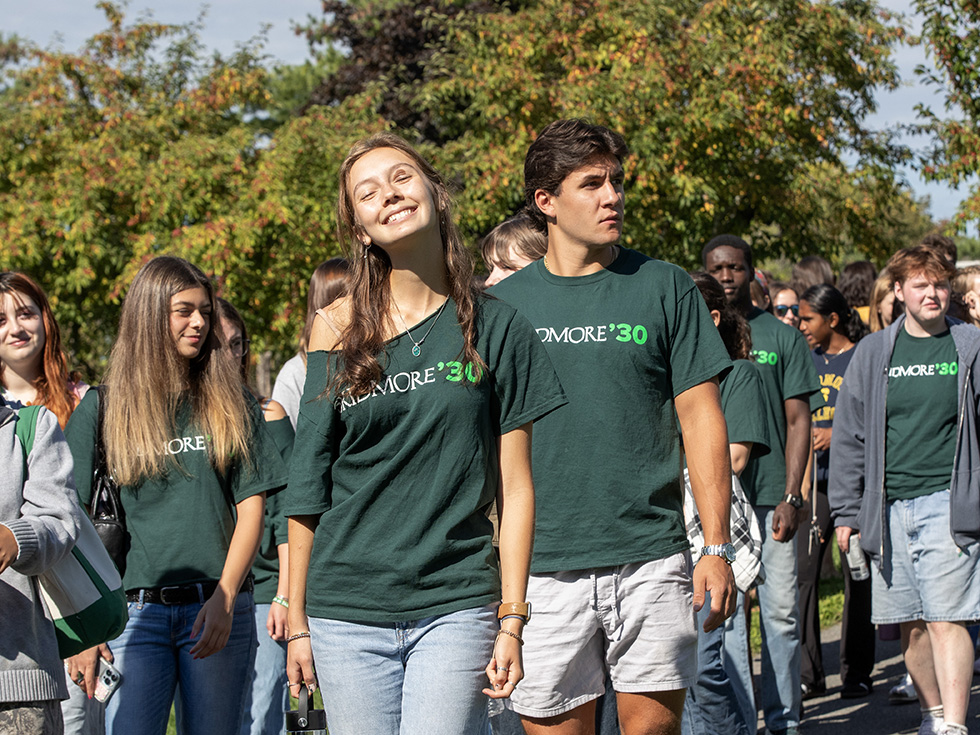 Students walking to New Student Convocation