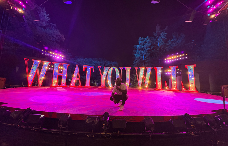 Skidmore alumnus performs in an Off-Broadway production of Shakespeare's 'Twelfth Night' in Central Park in New York City.