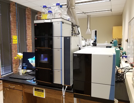 liquid chromatograph-mass spectrometer