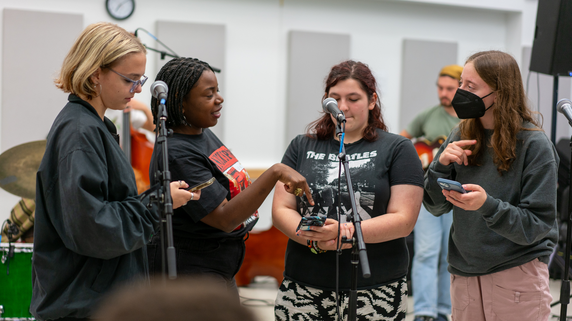 Melanie Charles coaches Skidmore students